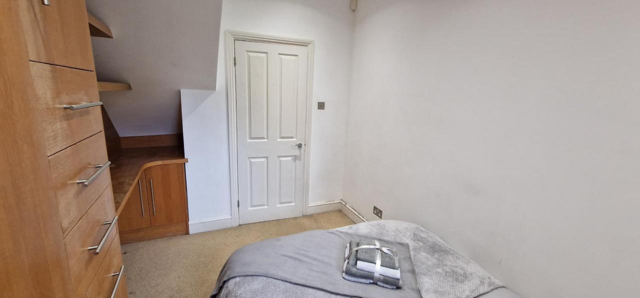 Apartmán Action Packed Local 3Br 1 Mins Walk To Everything Londýn Exteriér fotografie