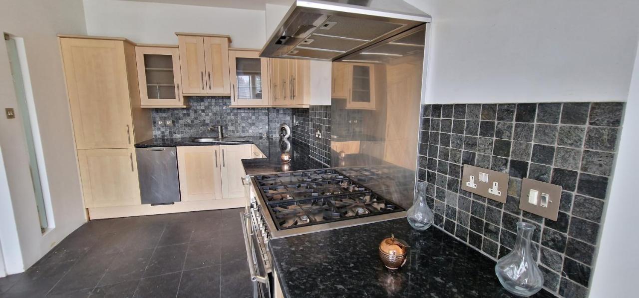 Apartmán Action Packed Local 3Br 1 Mins Walk To Everything Londýn Exteriér fotografie