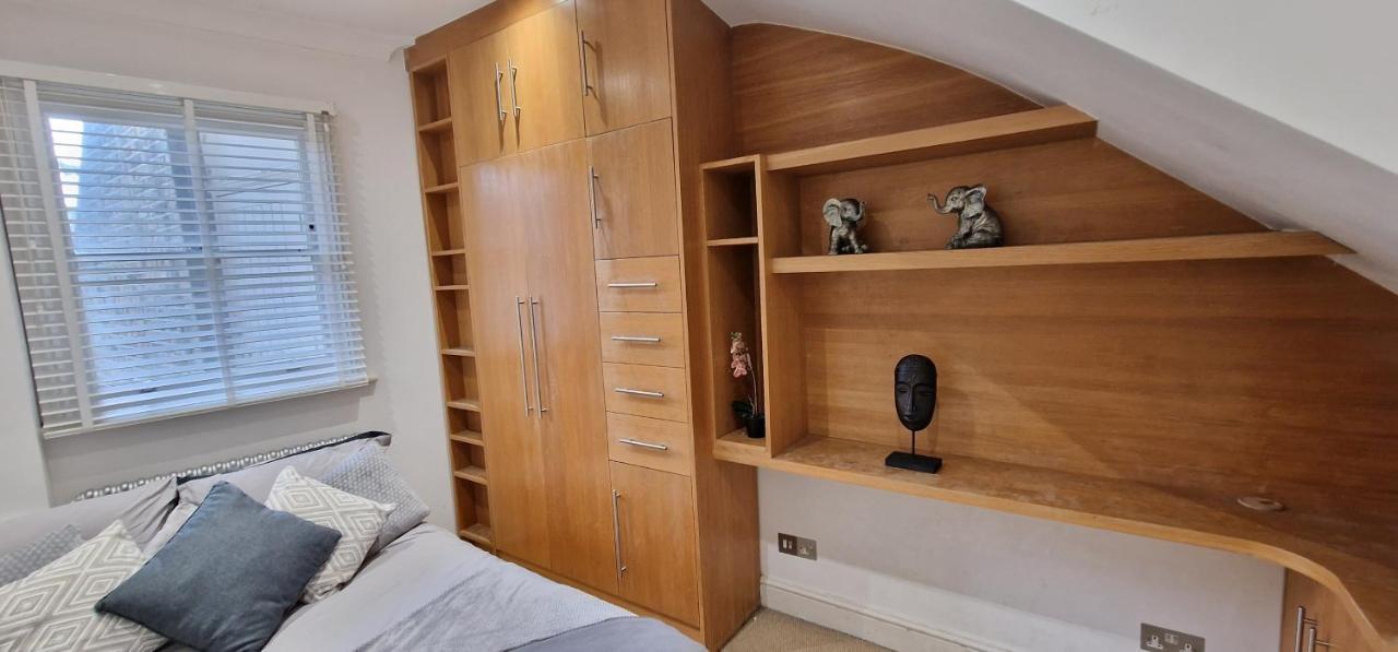 Apartmán Action Packed Local 3Br 1 Mins Walk To Everything Londýn Exteriér fotografie